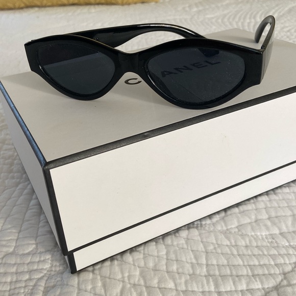 Sunglasses - Picture 3 of 3